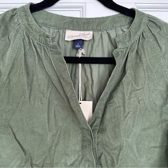 NWT S green universal thread blouse - Picture 2 of 3